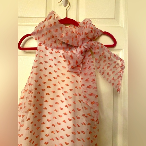 Red & White Chiffon 💋 Lips Sleeveless Blouse w/Side Collar Bow, EUC - Picture 4 of 14